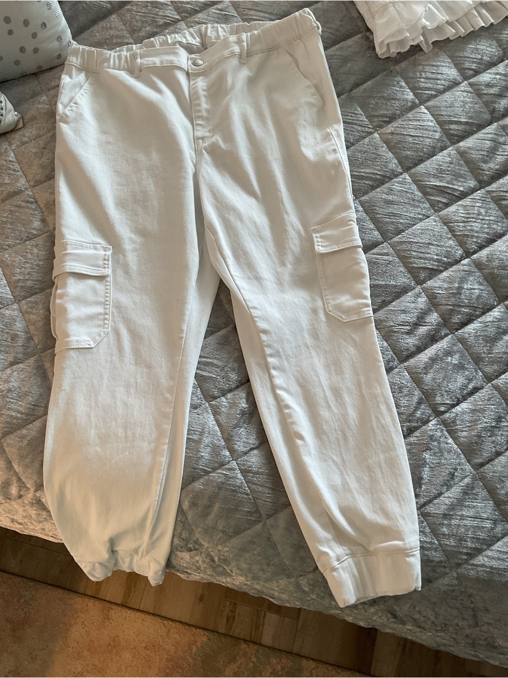 Copperflash women’s white cargo pants size 16